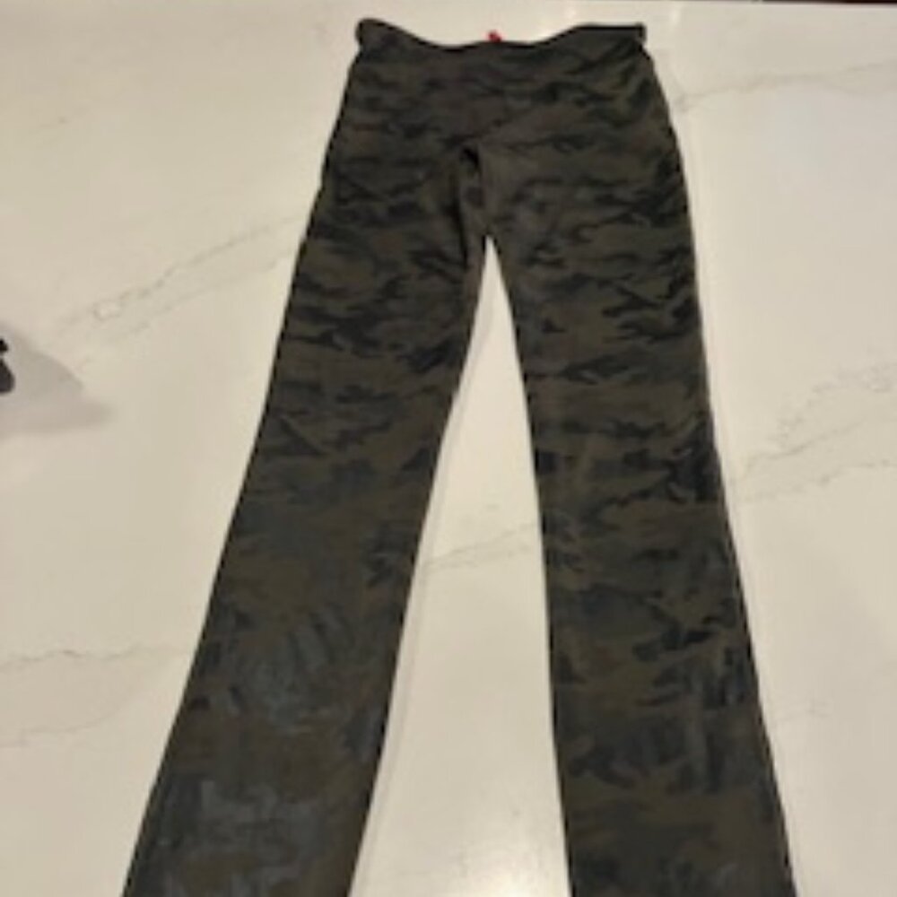Spanx Camo Leggings – High Rise Sculpting Activewear. Size S
